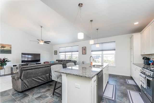 2214 Truman Trail, Mchenry, IL 60051