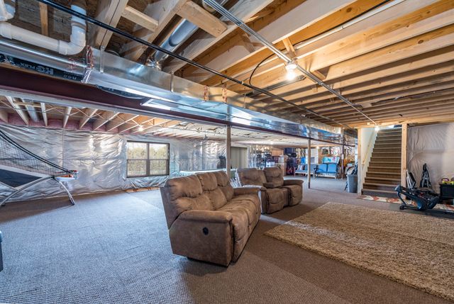 2214 Truman Trail, Mchenry, IL 60051