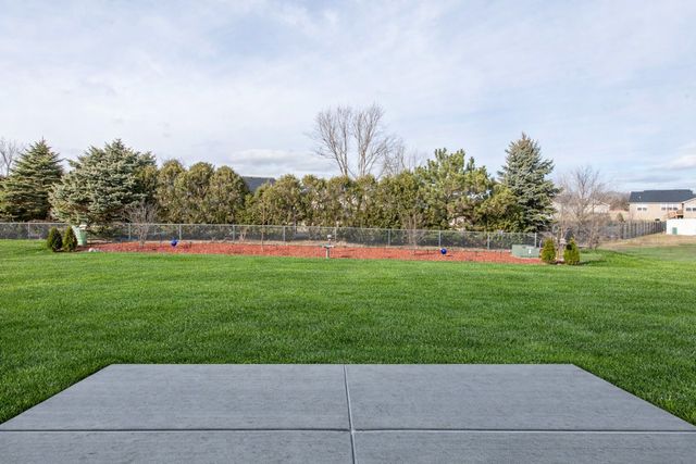 2214 Truman Trail, Mchenry, IL 60051