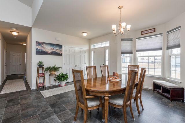 2214 Truman Trail, Mchenry, IL 60051