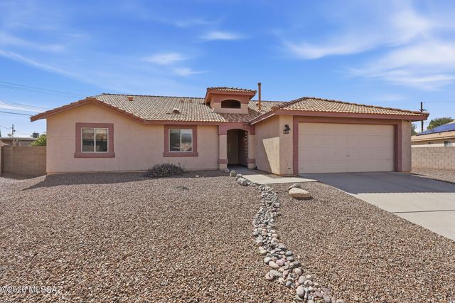 821 N Silverleaf Oak Place, Tucson, AZ 85710