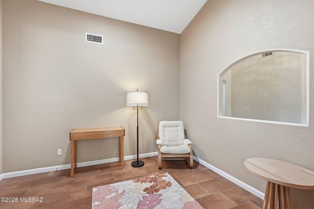 821 N Silverleaf Oak Place, Tucson, AZ 85710