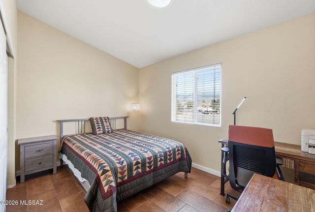 821 N Silverleaf Oak Place, Tucson, AZ 85710