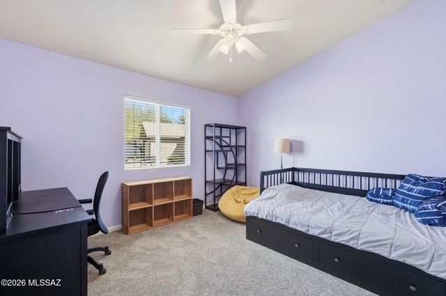 821 N Silverleaf Oak Place, Tucson, AZ 85710