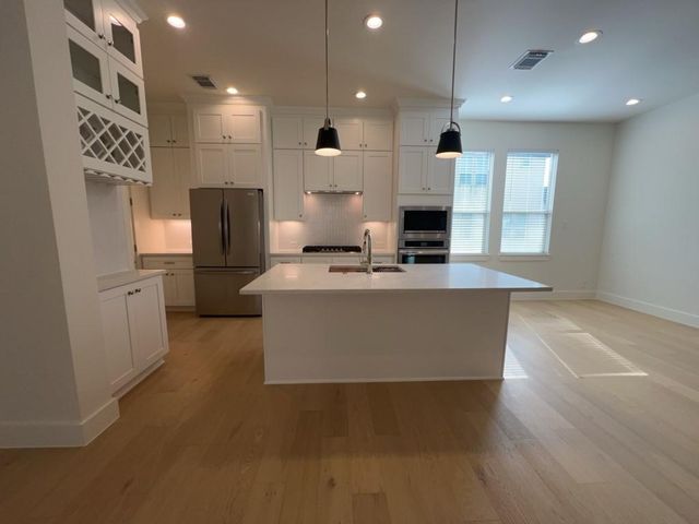 10607 Enclave Shadows Court, Houston, TX 77043