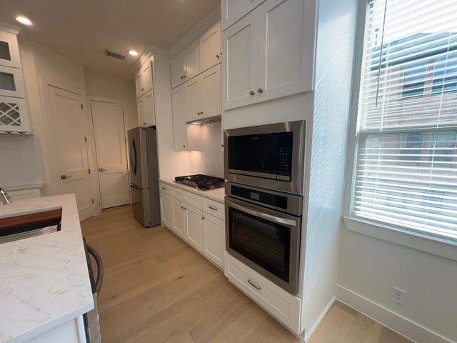 10607 Enclave Shadows Court, Houston, TX 77043