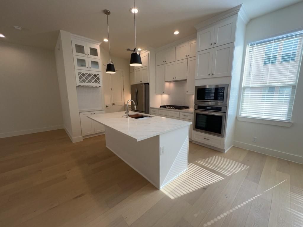 10607 Enclave Shadows Court, Houston, TX 77043