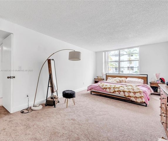 488 NW 165th St Rd B-312, Miami, FL 33169