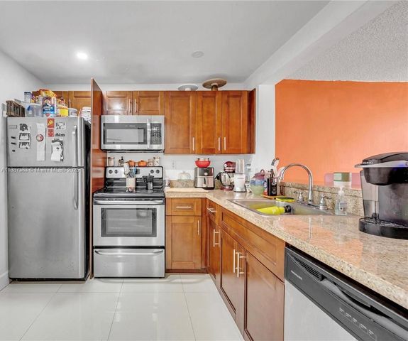 488 NW 165th St Rd B-312, Miami, FL 33169