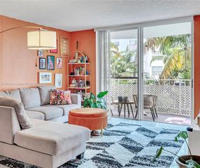 488 NW 165th St Rd B-312, Miami, FL 33169