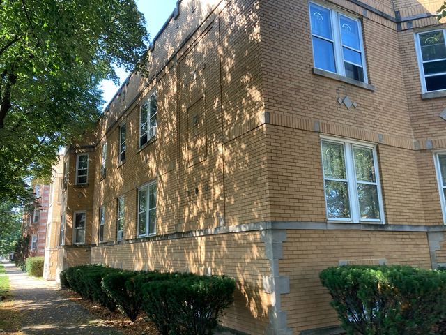 5303 W George Street, Chicago, IL 60641