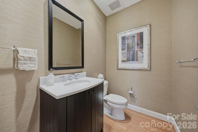 435 S Tryon Street 904, Charlotte, NC 28202