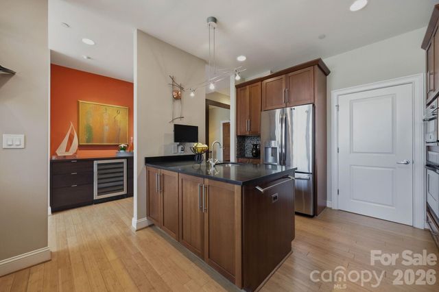435 S Tryon Street 904, Charlotte, NC 28202