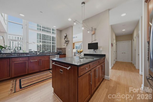 435 S Tryon Street 904, Charlotte, NC 28202