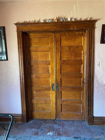 4453 Athlone Avenue, St Louis, MO 63115