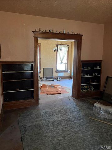 4453 Athlone Avenue, St Louis, MO 63115