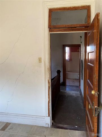 4453 Athlone Avenue, St Louis, MO 63115