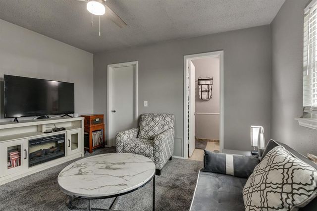 6736 N Meridian Avenue, Oklahoma City, OK 73116