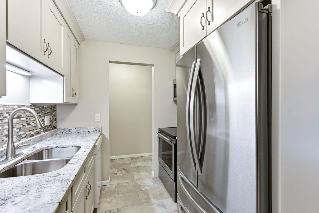 3399 Kent Street 306, Shoreview, MN 55126 — photo 2