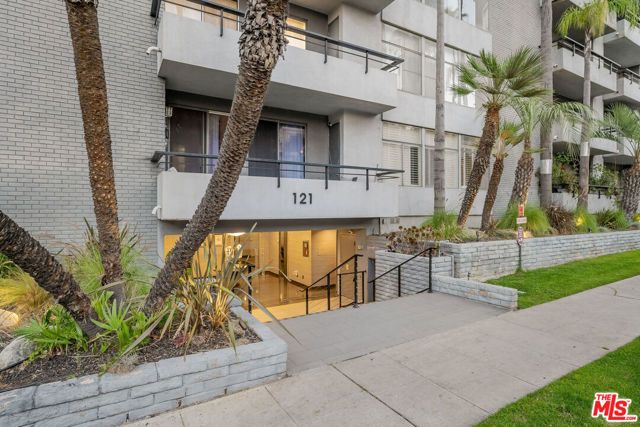 121 S Palm Drive 403, Beverly Hills, CA 90212