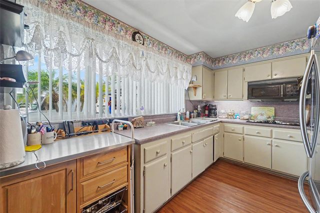 9735 50TH AVENUE N, Madeira Beach, FL 33708