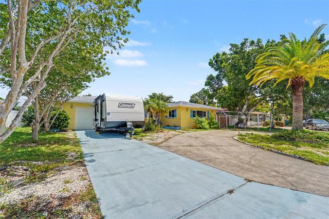 9735 50TH AVENUE N, Madeira Beach, FL 33708