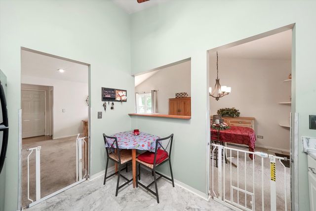 1S670 Manchester Lane, Warrenville, IL 60555
