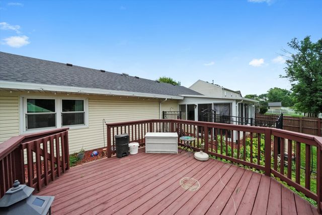 1S670 Manchester Lane, Warrenville, IL 60555