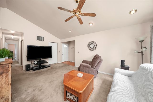 1S670 Manchester Lane, Warrenville, IL 60555