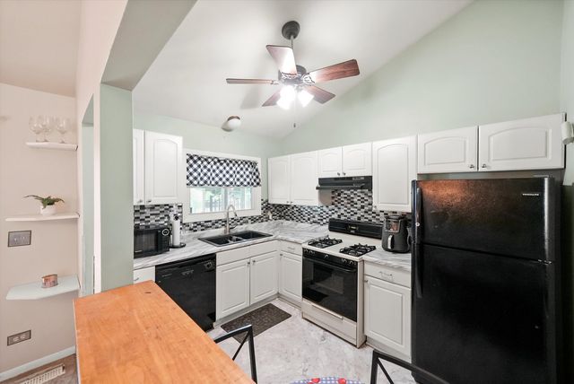 1S670 Manchester Lane, Warrenville, IL 60555