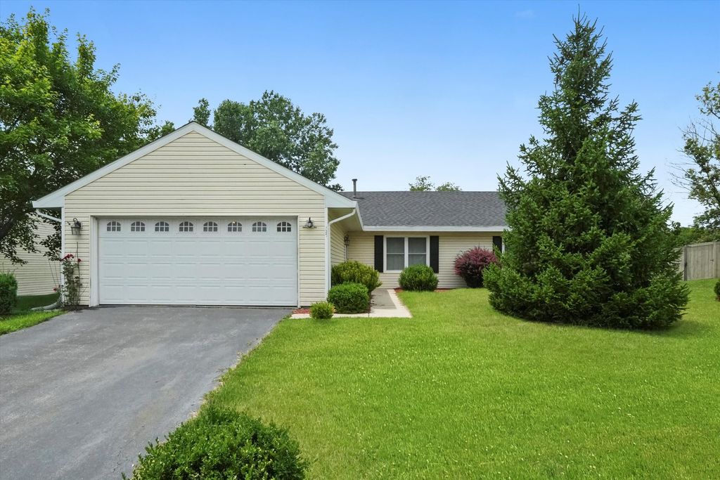 1S670 Manchester Lane, Warrenville, IL 60555