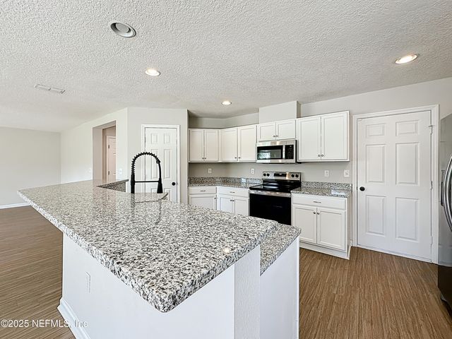 11855 ALEXANDRA Drive, Jacksonville, FL 32218