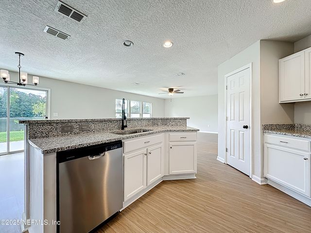 11855 ALEXANDRA Drive, Jacksonville, FL 32218