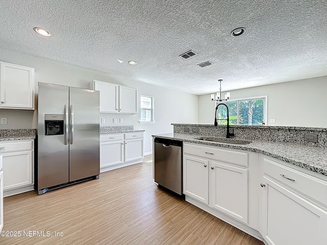 11855 ALEXANDRA Drive, Jacksonville, FL 32218