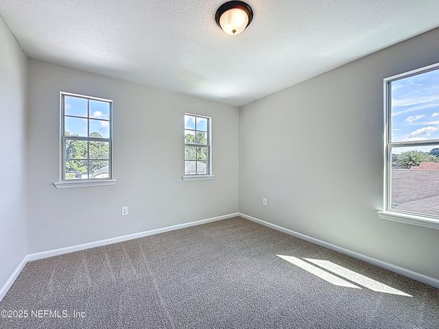 11855 ALEXANDRA Drive, Jacksonville, FL 32218