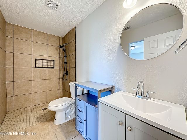 11855 ALEXANDRA Drive, Jacksonville, FL 32218