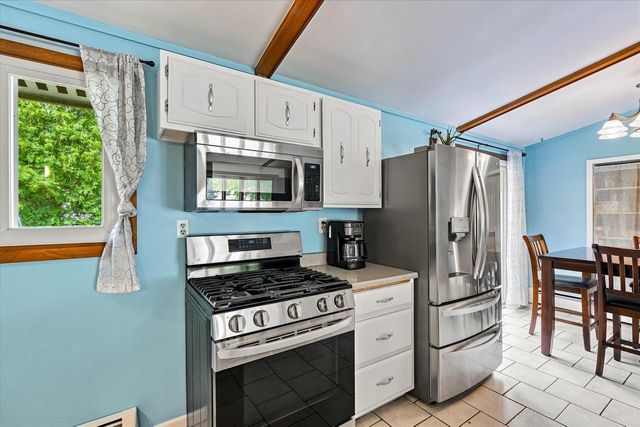 1632 Parkway DRIVE, Port Washington, WI 53074