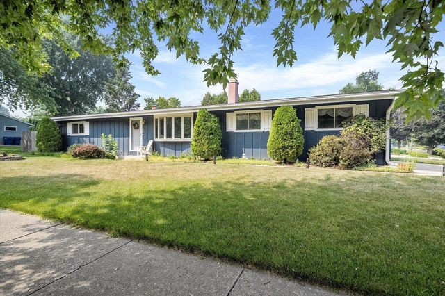 1632 Parkway DRIVE, Port Washington, WI 53074