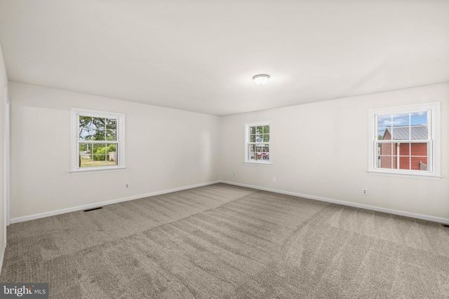 8267 KINGS HWY, King George, VA 22485