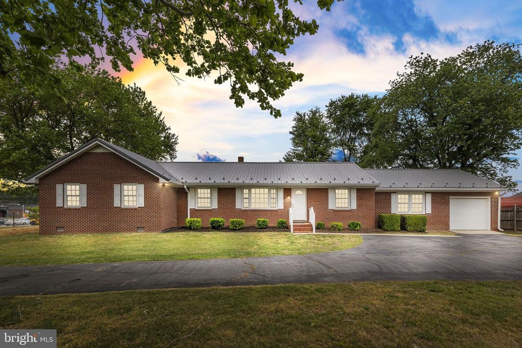 8267 KINGS HWY, King George, VA 22485