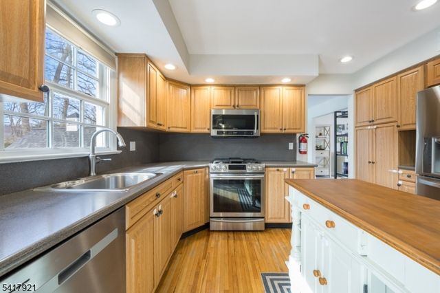 1 Radcliffe Dr, Roxbury Twp., NJ 07876