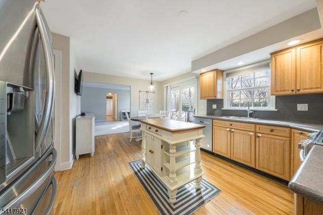 1 Radcliffe Dr, Roxbury Twp., NJ 07876