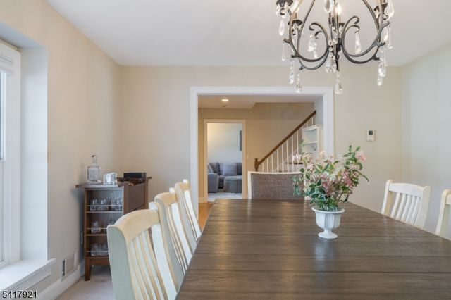 1 Radcliffe Dr, Roxbury Twp., NJ 07876