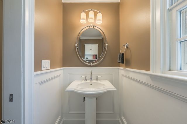 1 Radcliffe Dr, Roxbury Twp., NJ 07876