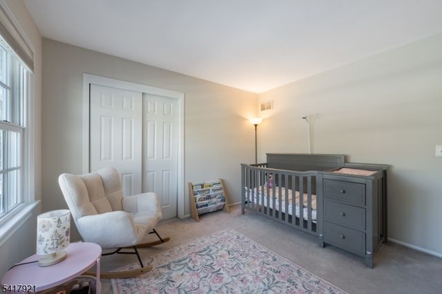 1 Radcliffe Dr, Roxbury Twp., NJ 07876