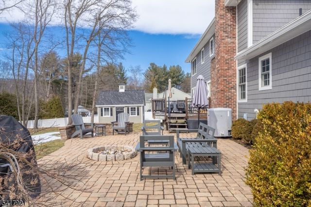 1 Radcliffe Dr, Roxbury Twp., NJ 07876