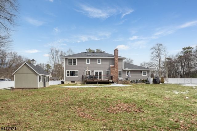 1 Radcliffe Dr, Roxbury Twp., NJ 07876