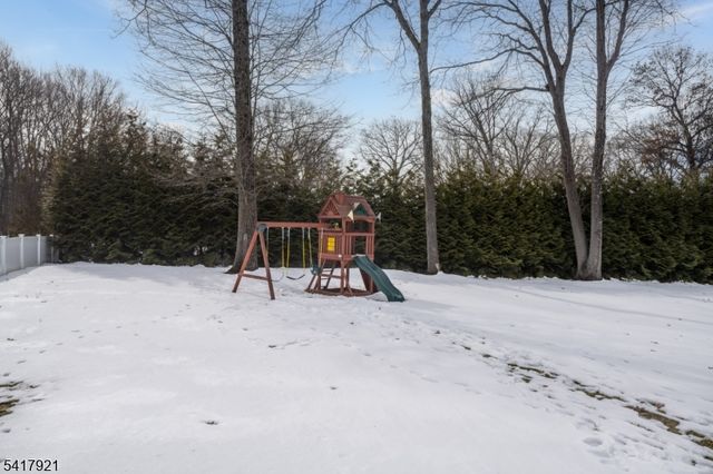 1 Radcliffe Dr, Roxbury Twp., NJ 07876