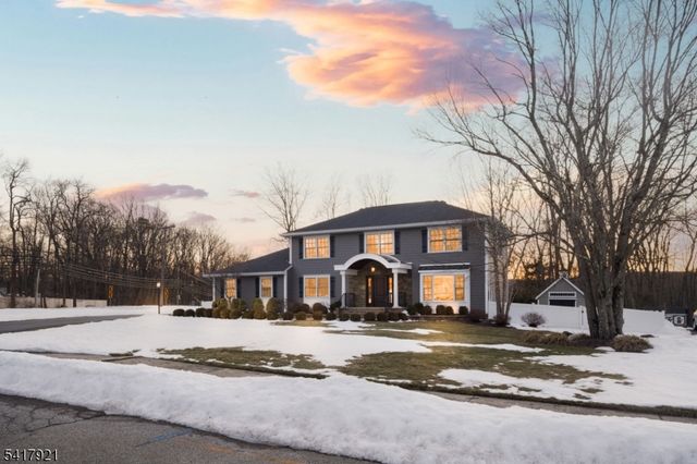 1 Radcliffe Dr, Roxbury Twp., NJ 07876