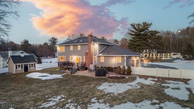 1 Radcliffe Dr, Roxbury Twp., NJ 07876